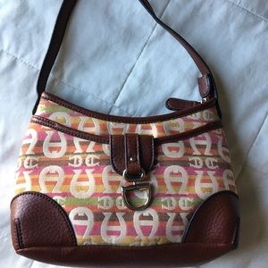 Vintage Etienne Aigner hand bag.
